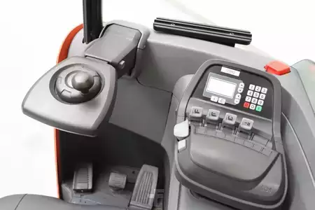 Carretilla retráctil 2019  Toyota RRE140HC (3)