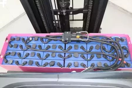 Carretilla retráctil 2019  Toyota RRE140HC (5)