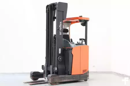 Carretilla retráctil 2017  Toyota RRE140HE (1)