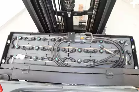 Carretilla retráctil 2017  Toyota RRE140HE (5)