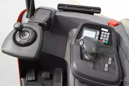 Skjutstativtruck 2015  BT RRE160E (3)