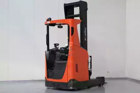 Carretilla retráctil 2018  Toyota RRE160H (2)