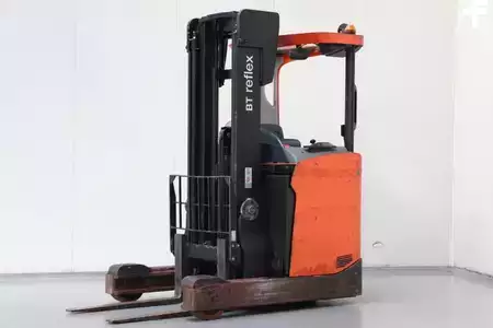 Carretilla retráctil 2018  Toyota RRE160H (1)