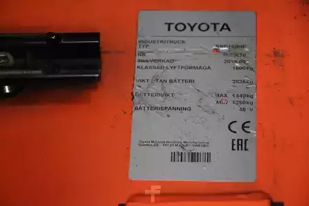 Carretilla retráctil 2018  Toyota RRE160HE (4)