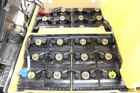 Chariots électriques à 4 roues 1995  Hyster J1.50XL (5)