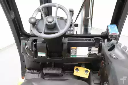LPG heftrucks 2016  Yale GLP30VX (3)