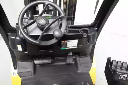 LPG Forklifts 2007  Yale GLP30VX (3)