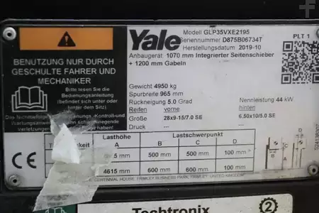 Empilhador a gás 2019  Yale GLP35VX (4)