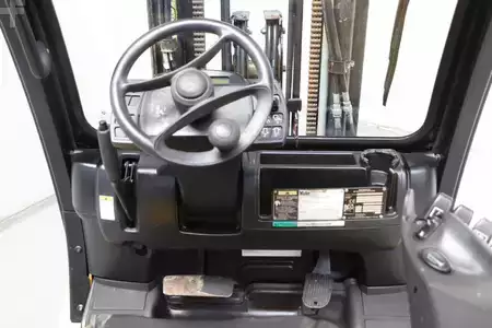 Gas truck 2010  Yale GLP30VX (3)