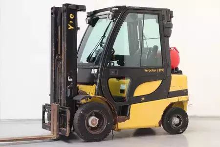 Gas gaffeltruck 2011  Yale GLP25VX (1)
