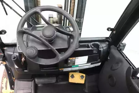 LPG heftrucks 2011  Yale GLP25VX (3)