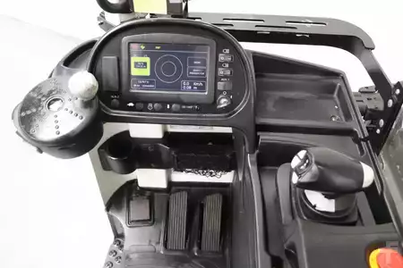Chariots à mât rétractable 2015  Hyster R2.5 (3)