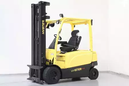 Elektryczne 4-kołowe 2013  Hyster J3.0XN (1)