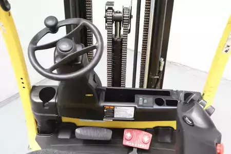 Eléctrica de 4 ruedas 2013  Hyster J3.0XN (3)