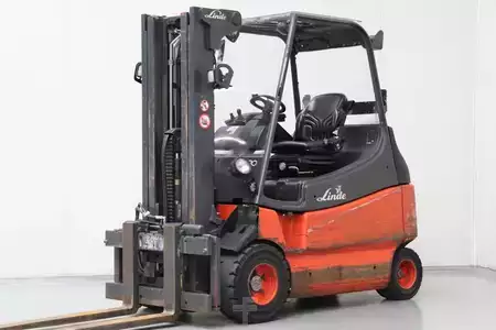 Elektro 4 Rad 2011  Linde E30S-03/600 (1)