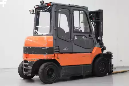 Elektryczne 4-kołowe 2012  Toyota 7FBMF45 (2)