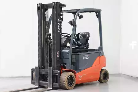 Elektryczne 4-kołowe 2020  Toyota 8FBM20T (1)