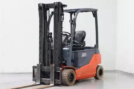 Elektryczne 4-kołowe 2020  Toyota 8FBM20T (1)