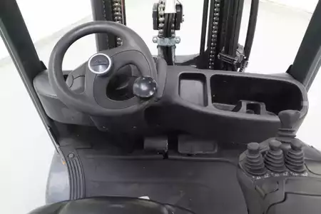 Gázüzemű targoncák 2021  Linde H16T-01 (3)