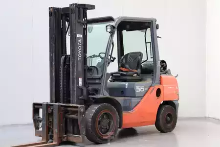 Gasoltruck 2012  Toyota 02-8FGF30 (1)