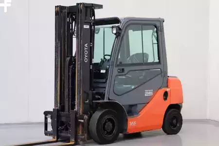 Carretilla elevadora diésel 2017  Toyota 02-8FDF25 (1)