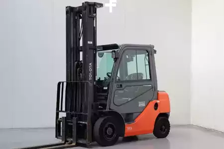 Dieselstapler 2018  Toyota 02-8FDF25 (1)