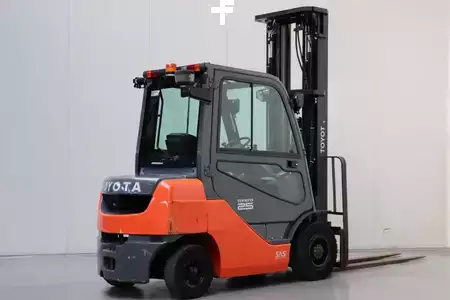 Dieselstapler 2018  Toyota 02-8FDF25 (2)