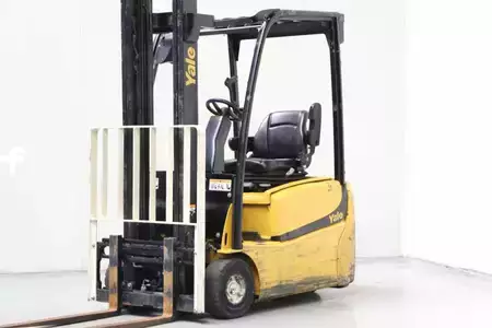 Eléctrica de 3 ruedas 2016  Yale ERP16VT (1)