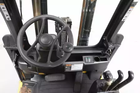 Carrelli elettrici 3 ruote 2019  Yale ERP18VT (3)