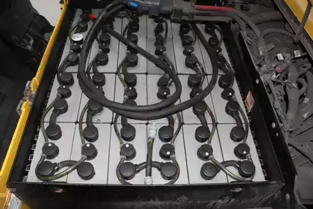 Carrelli elettrici 3 ruote 2019  Yale ERP18VT (5)