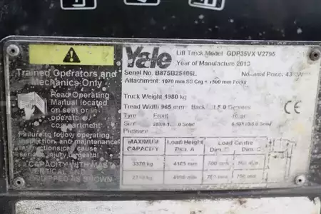 Chariots élévateurs diesel 2013  Yale GDP35VX (2)