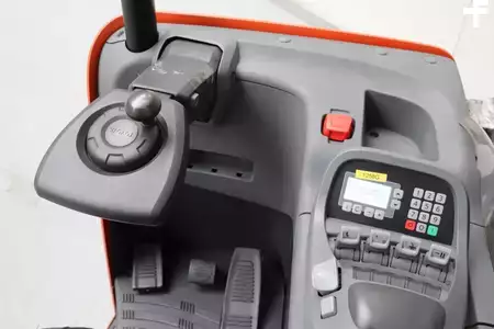 Carretilla retráctil 2019  Toyota RRE140B (3)