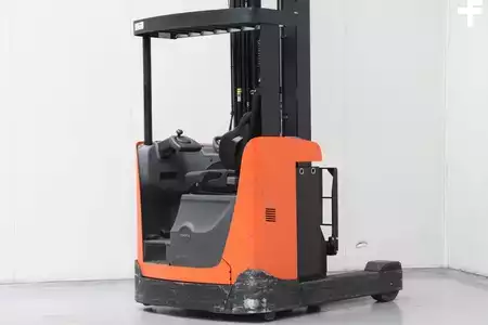Carretilla retráctil 2019  Toyota RRE140B (2)