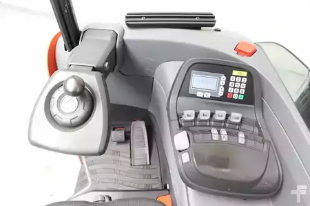 Chariots à mât rétractable 2014  BT RRE160E (3)