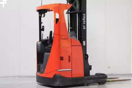 Chariots à mât rétractable 2015  BT RRE160E (2)