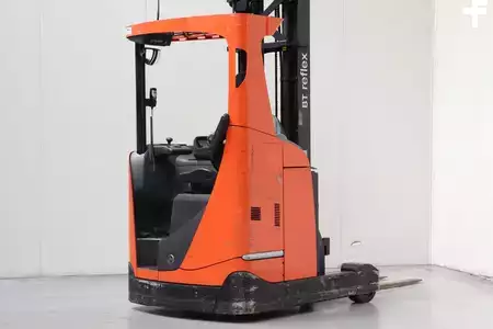 Chariots à mât rétractable 2015  BT RRE160E (2)
