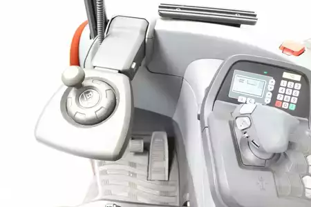 Chariots à mât rétractable 2015  BT RRE160E (3)