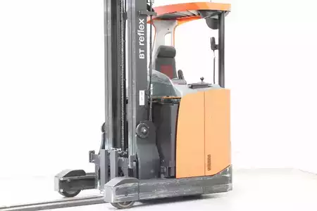 Chariots à mât rétractable 2015  BT RRE160E (1)