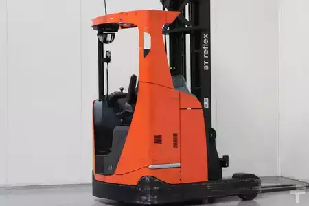 Chariots à mât rétractable 2015  BT RRE160E (2)