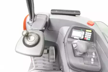 Chariots à mât rétractable 2015  BT RRE160E (3)