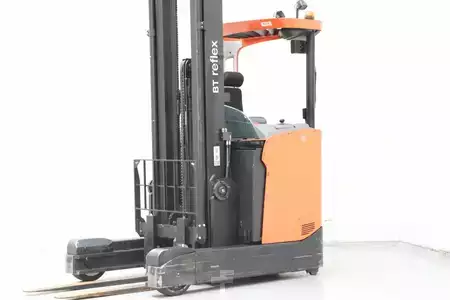 Carretilla retráctil 2019  Toyota RRE250H (1)