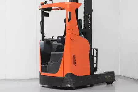 Carretilla retráctil 2019  Toyota RRE250H (2)