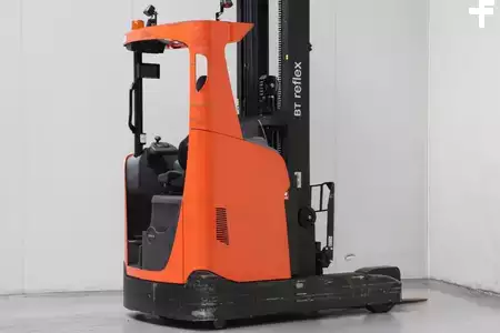 Carretilla retráctil 2020  Toyota RRE250H (2)