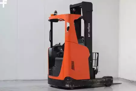 Carretilla retráctil 2019  Toyota RRE160 (2)