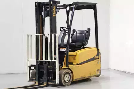Eléctrica de 3 ruedas 2016  Yale ERP16VT (1)