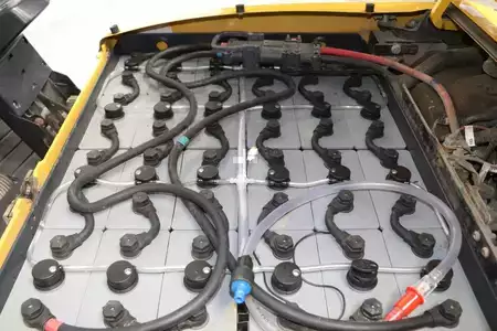 Eléctrica de 3 ruedas 2016  Yale ERP16VT (5)