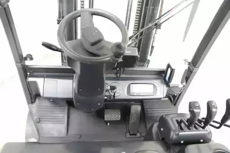 Elektro čtyřkolový VZV 2021  Doosan B30X-7 (3)