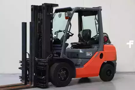 LPG heftrucks 2019  Toyota 02-8FGF30 (1)
