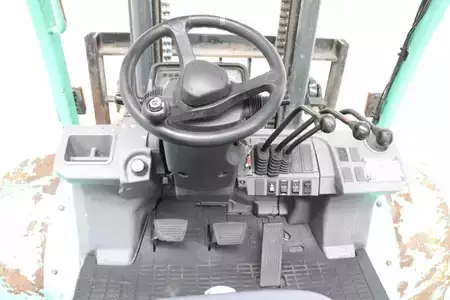 Dieselový VZV 2016  Mitsubishi FD55NT (3)