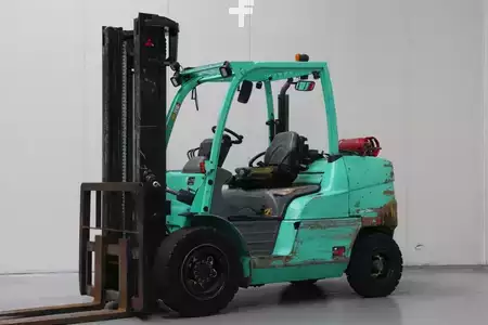 Gasoltruck 2015  Mitsubishi FG50NT (1)